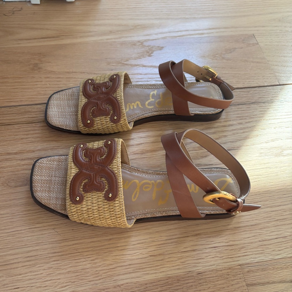 Sam Edelman Ilsie flat sandal, worn once and in amazing condition!
